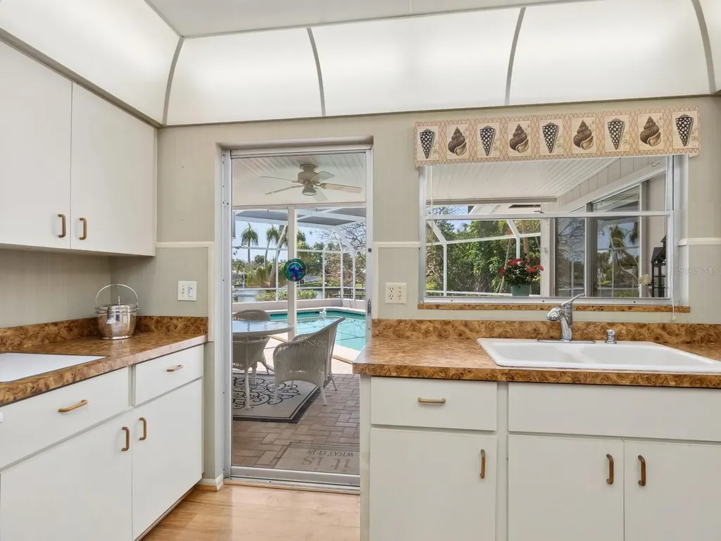 1014 Contento Street Sarasota FL 34242