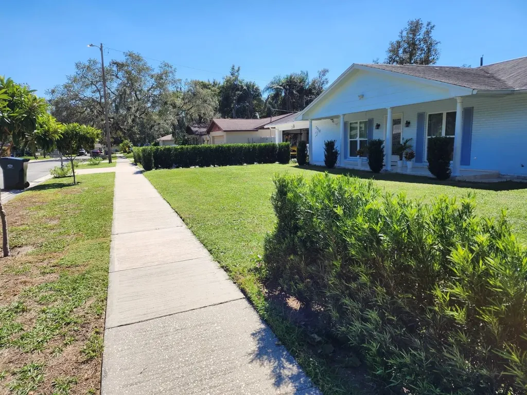 2310 Medford Lane Brandon FL 33511