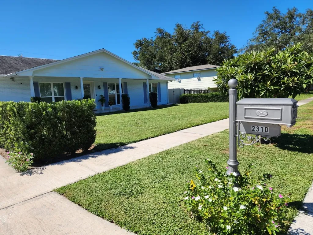 2310 Medford Lane Brandon FL 33511