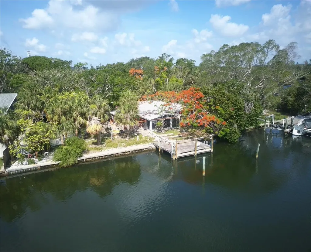 6 Sea Lane S St Petersburg FL 33705