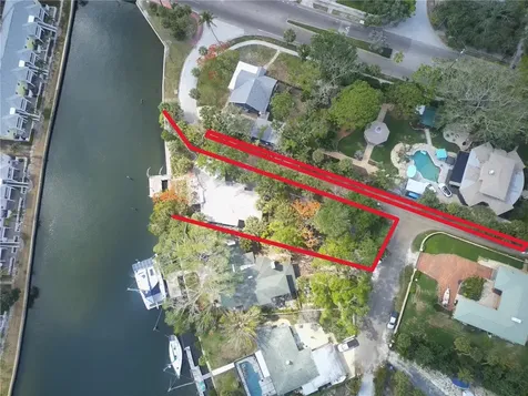 6 Sea Lane S St Petersburg FL 33705