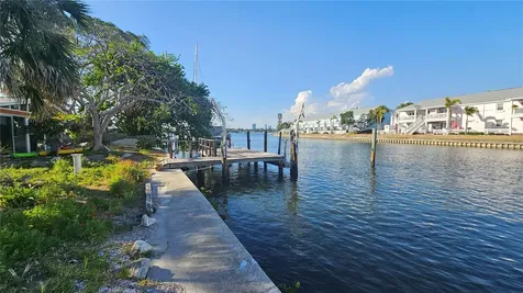 6 Sea Lane S St Petersburg FL 33705