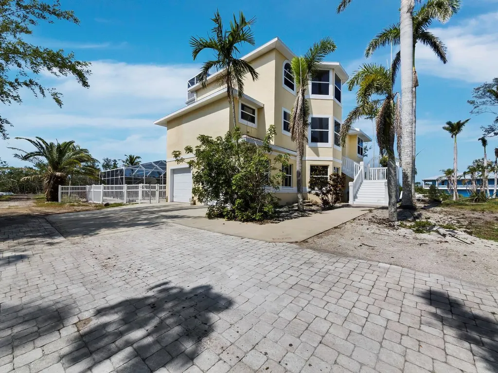 9315 9th Avenue NW Bradenton FL 34209