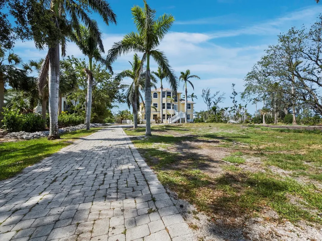 9315 9th Avenue NW Bradenton FL 34209