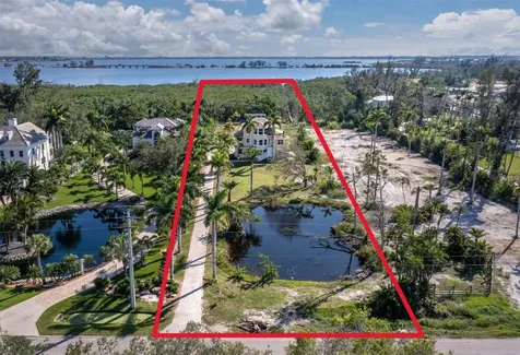 9315 9TH Avenue NW Bradenton FL 34209