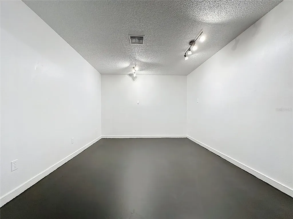 2017 W Main Street Leesburg FL 34748
