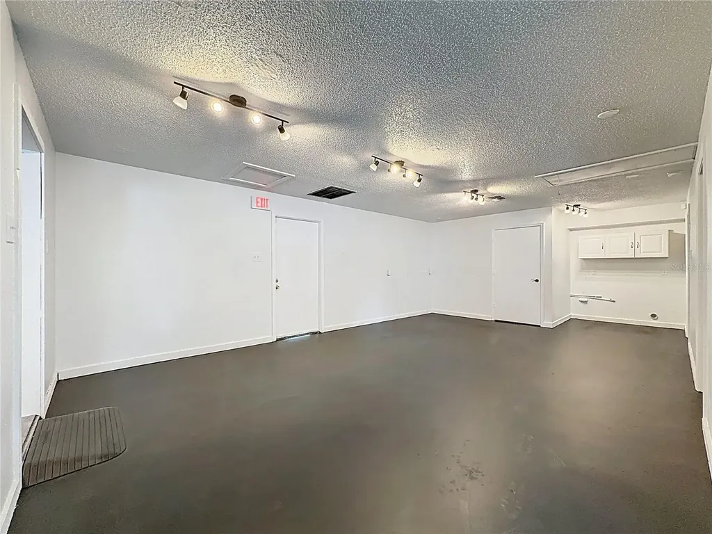 2017 W Main Street Leesburg FL 34748