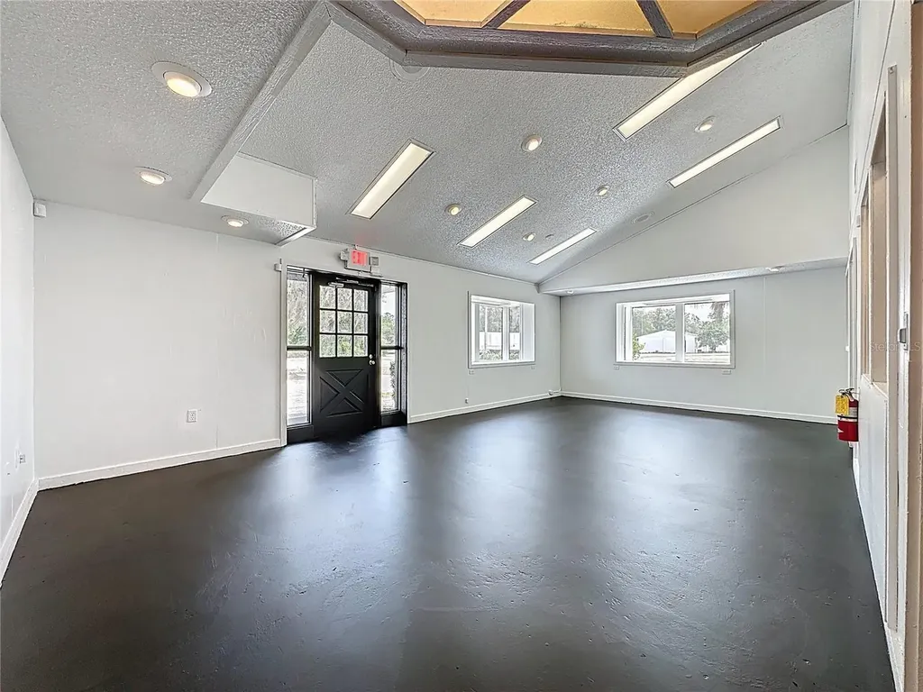 2017 W Main Street Leesburg FL 34748