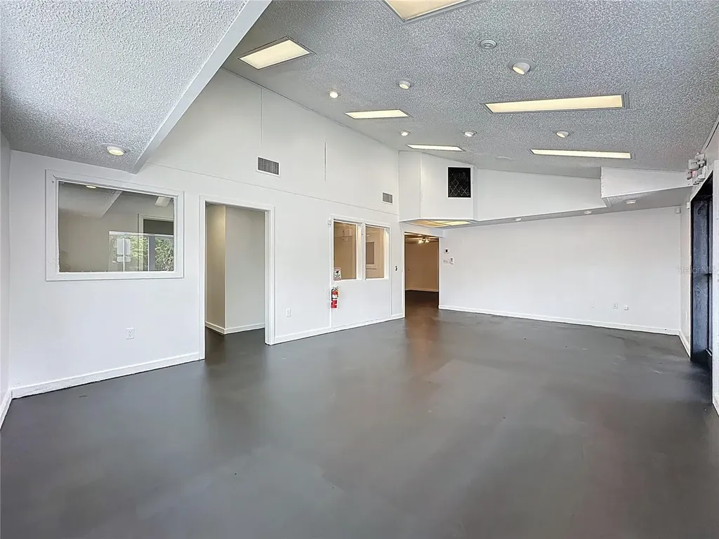 2017 W Main Street Leesburg FL 34748
