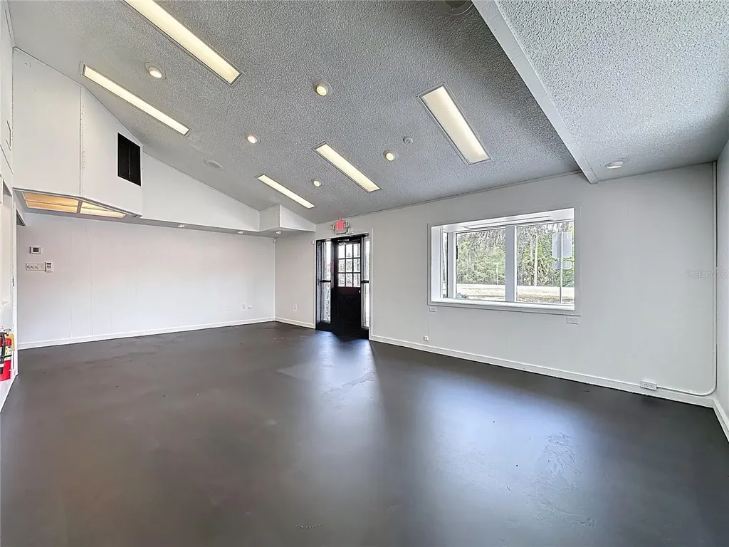 2017 W Main Street Leesburg FL 34748