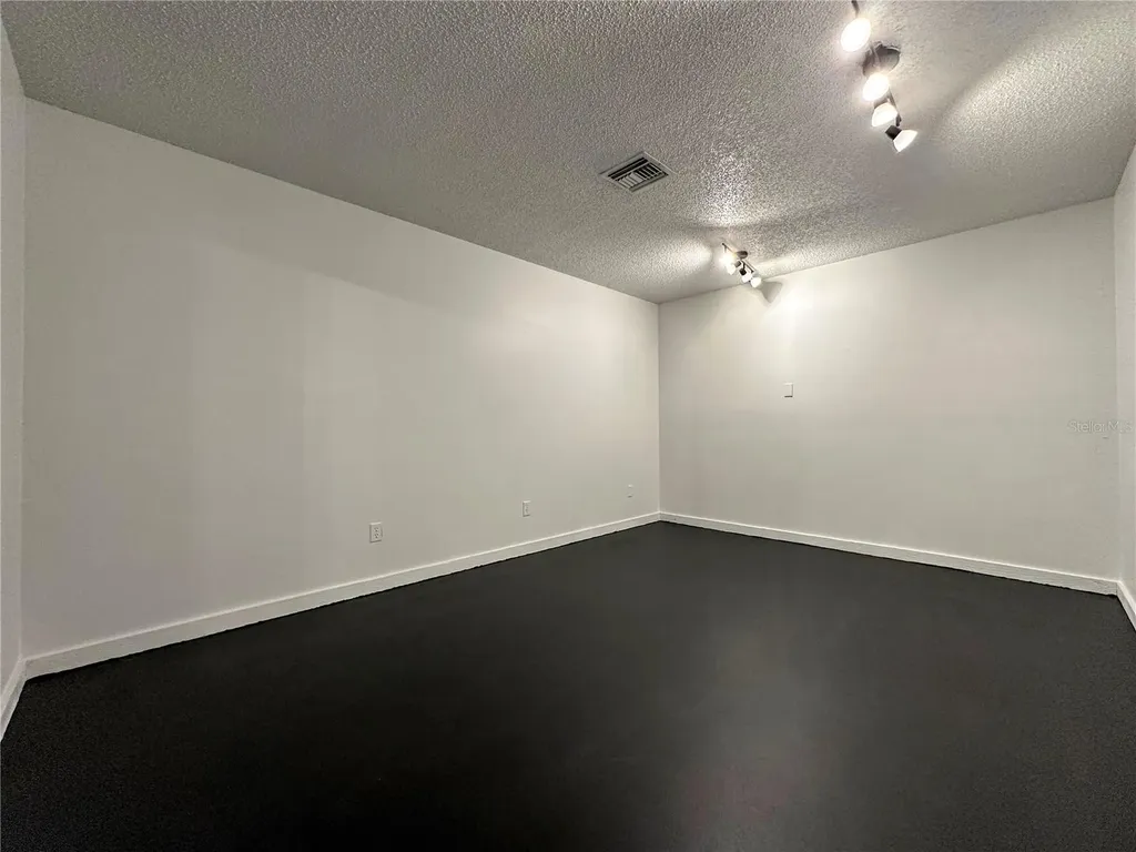 2017 W Main Street Leesburg FL 34748