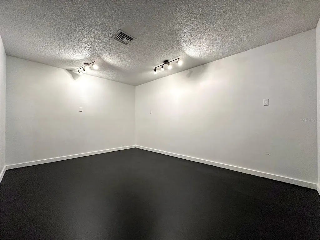 2017 W Main Street Leesburg FL 34748