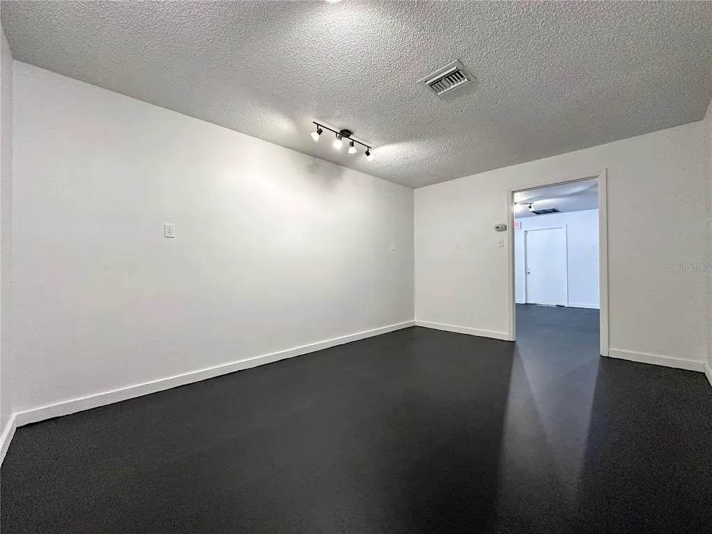 2017 W Main Street Leesburg FL 34748
