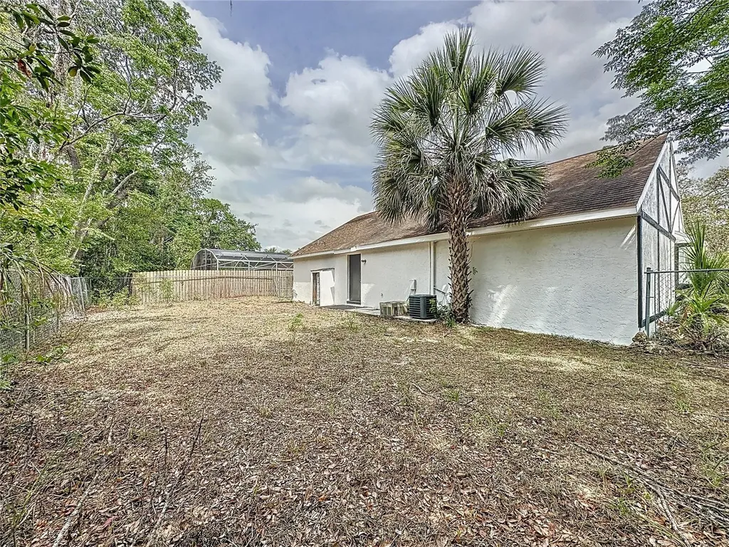 2017 W Main Street Leesburg FL 34748
