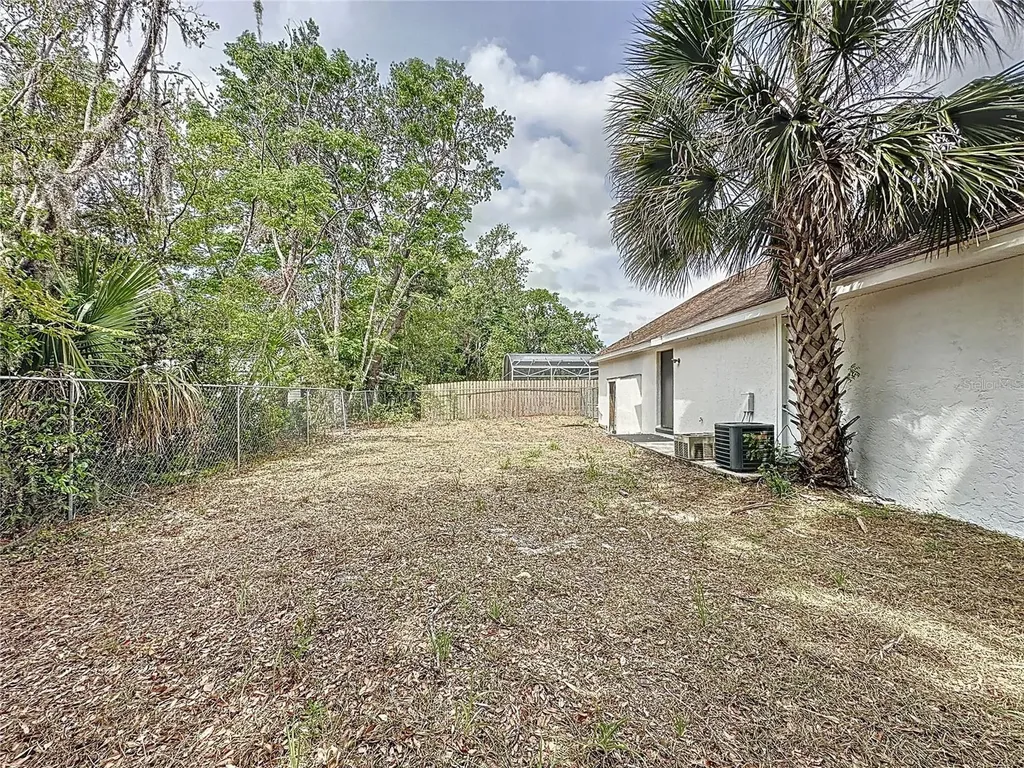 2017 W Main Street Leesburg FL 34748
