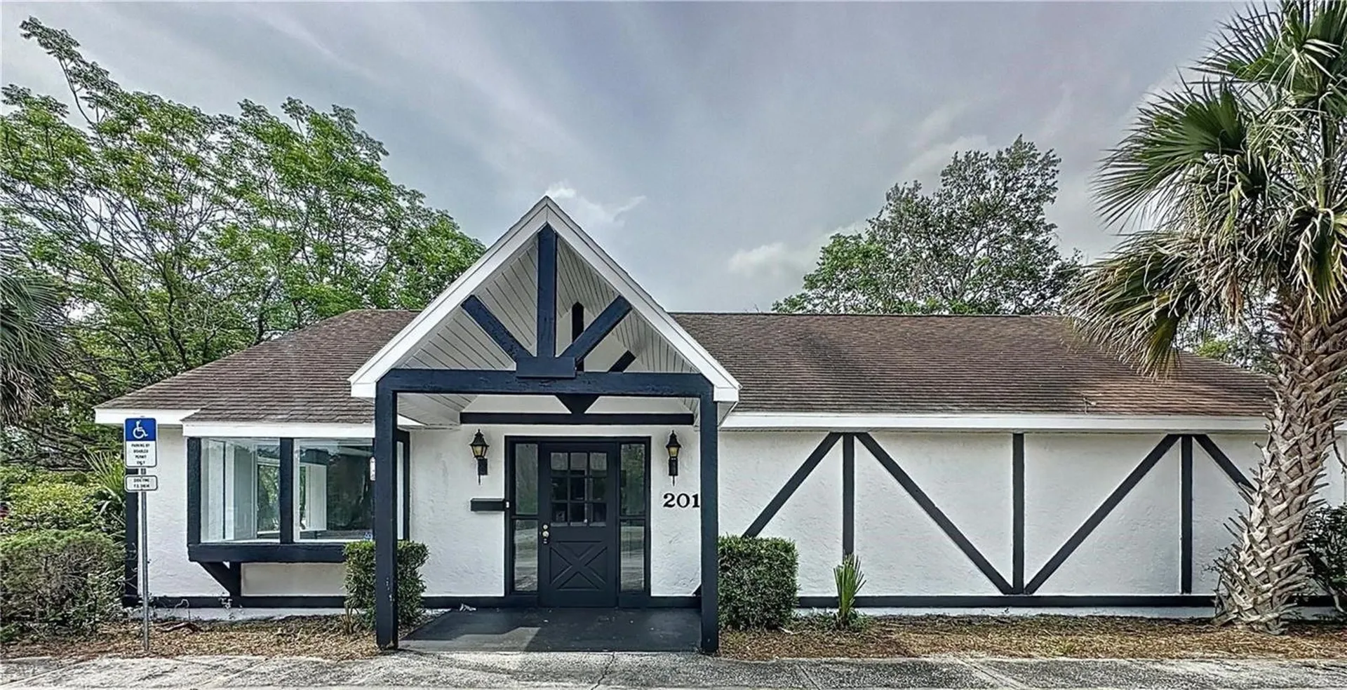 2017 W Main Street Leesburg FL 34748