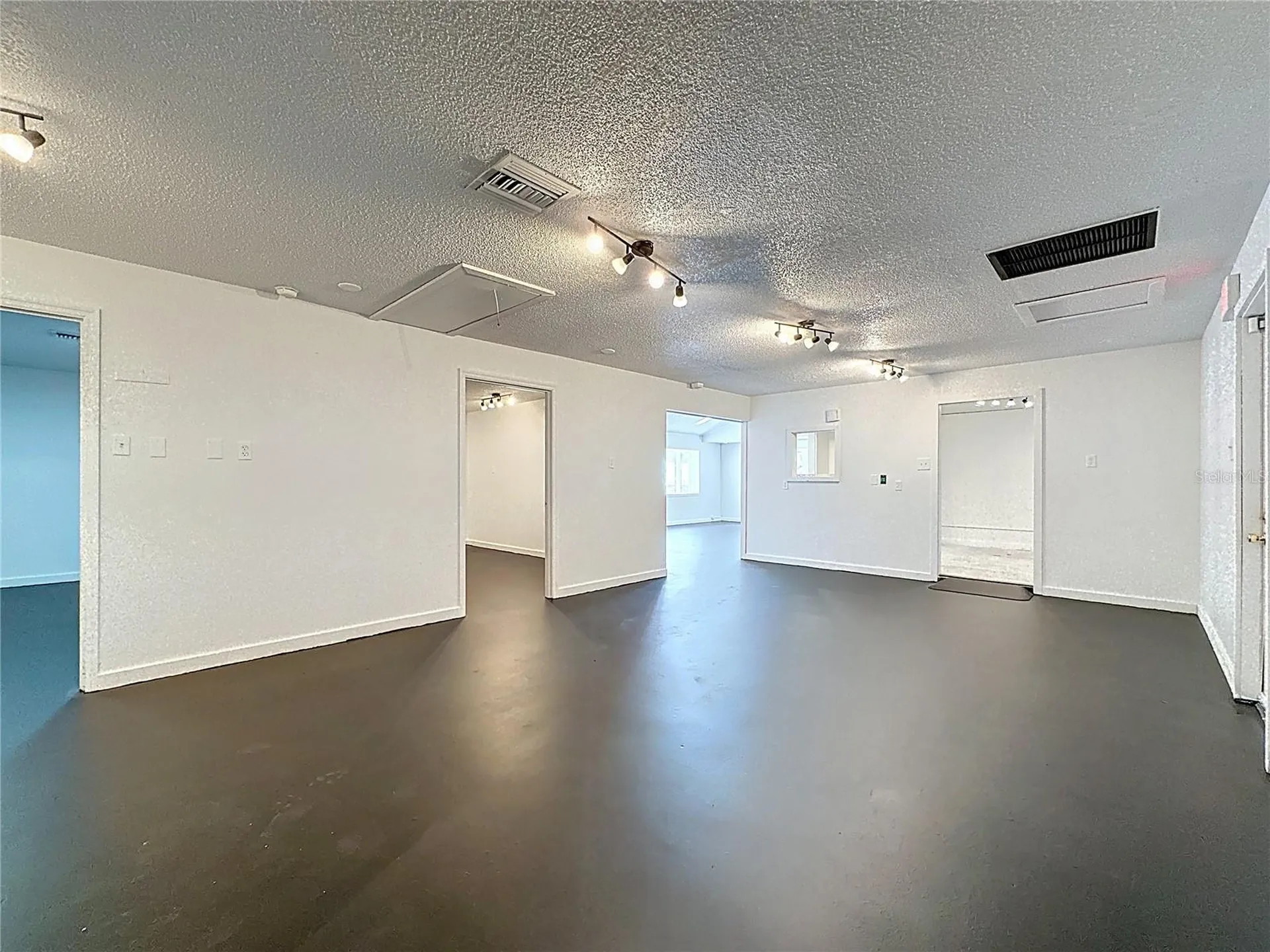 2017 W Main Street Leesburg FL 34748