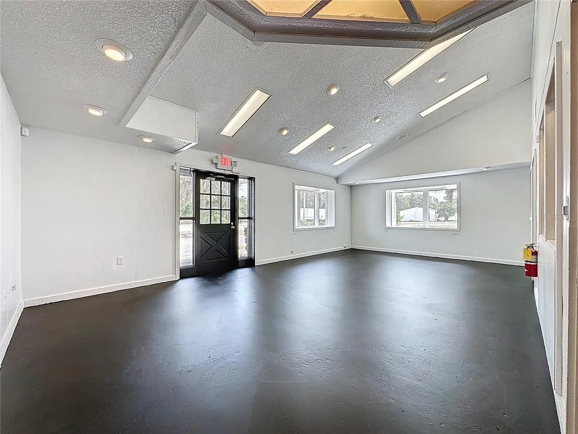 2017 W Main Street Leesburg FL 34748