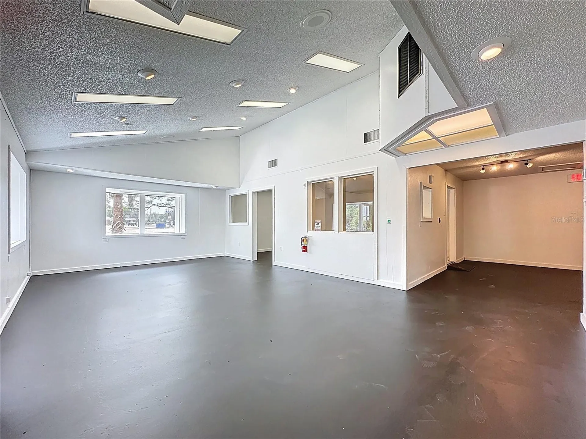 2017 W Main Street Leesburg FL 34748