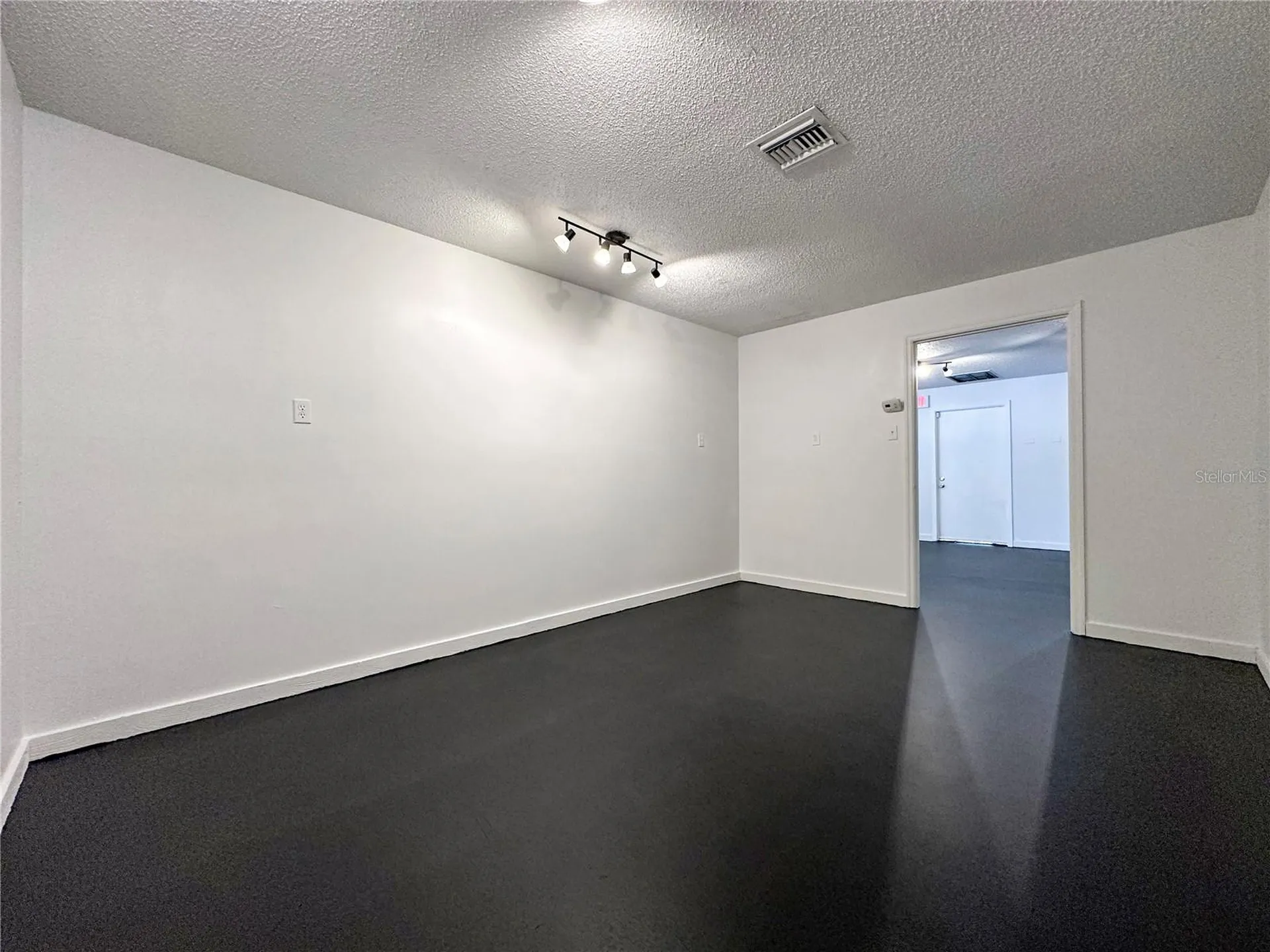 2017 W Main Street Leesburg FL 34748