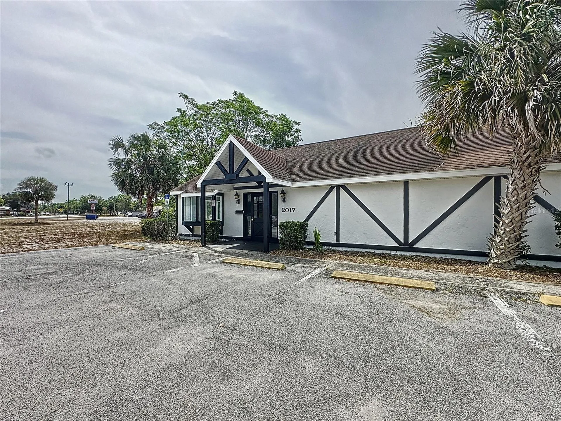 2017 W Main Street Leesburg FL 34748