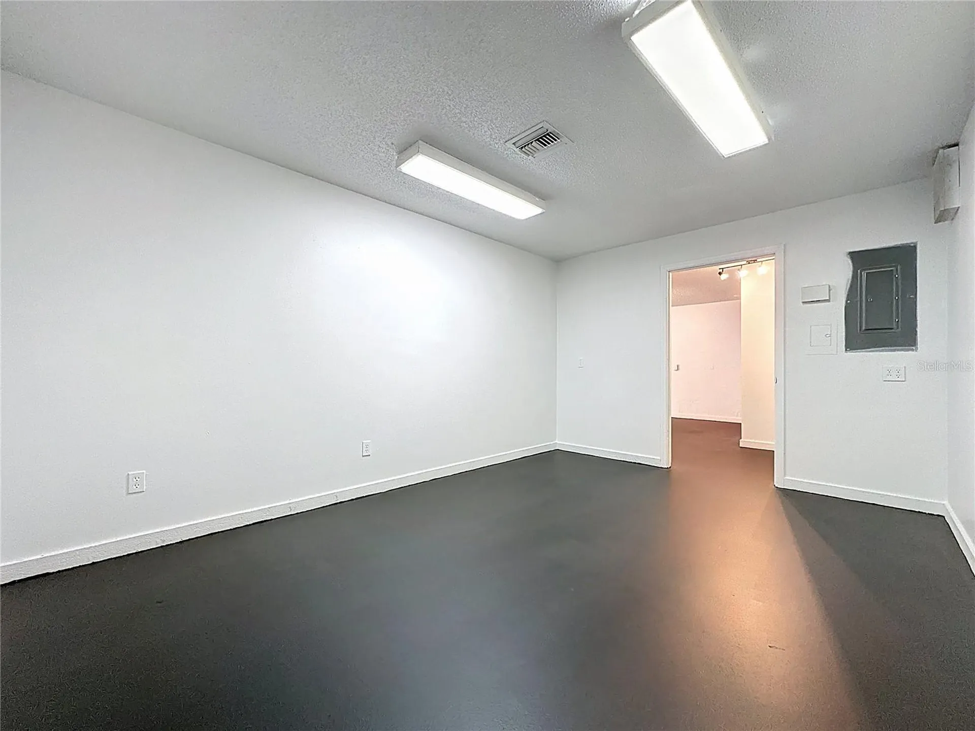 2017 W Main Street Leesburg FL 34748
