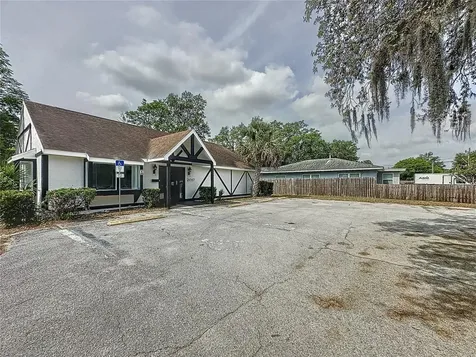 2017 W Main Street Leesburg FL 34748