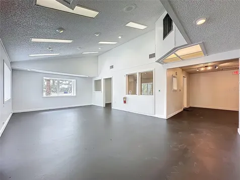 2017 W Main Street Leesburg FL 34748