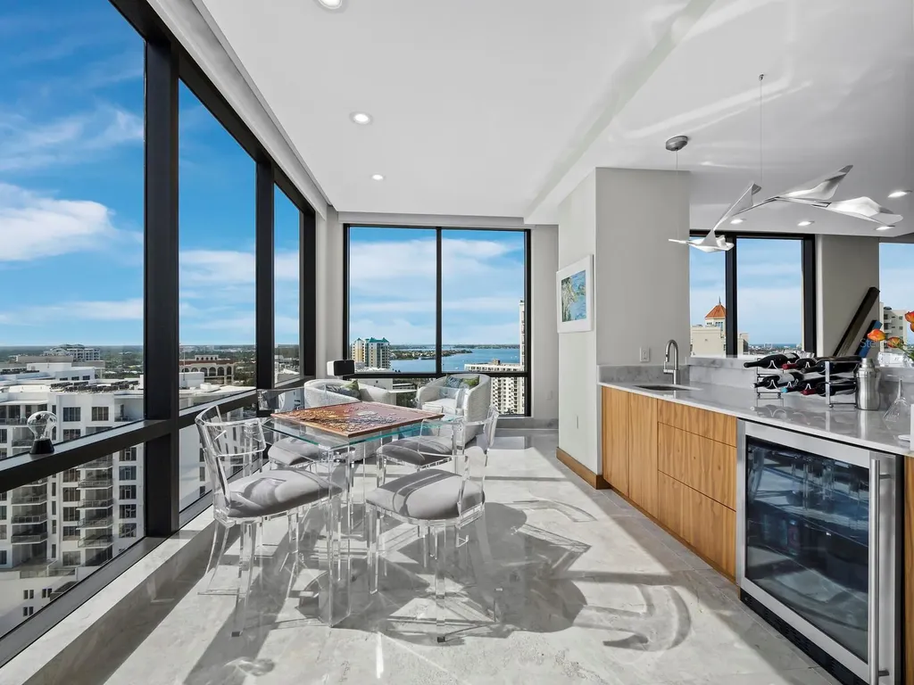 50 Central Avenue Sarasota FL 34236