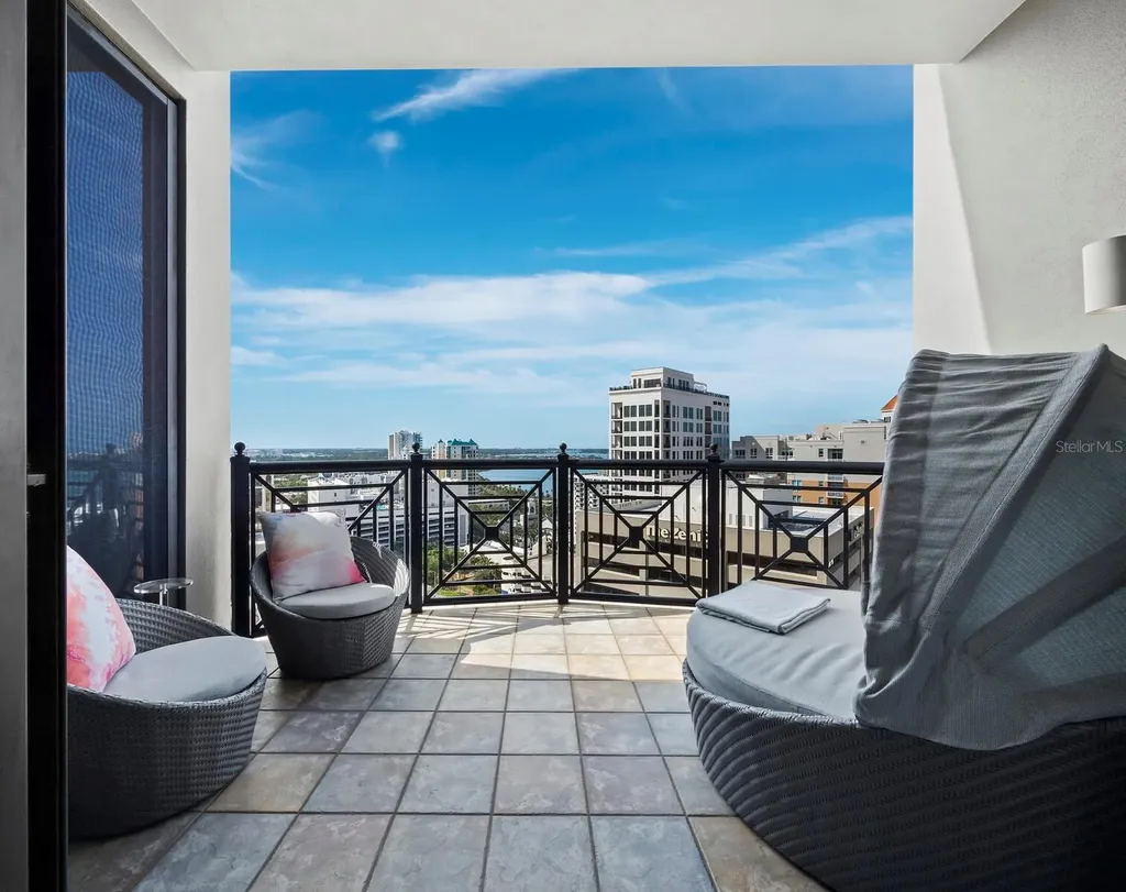 50 Central Avenue Sarasota FL 34236