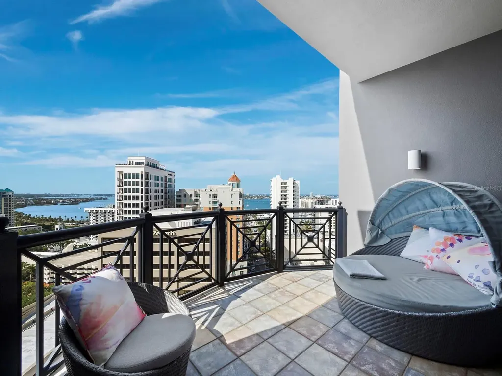 50 Central Avenue Sarasota FL 34236