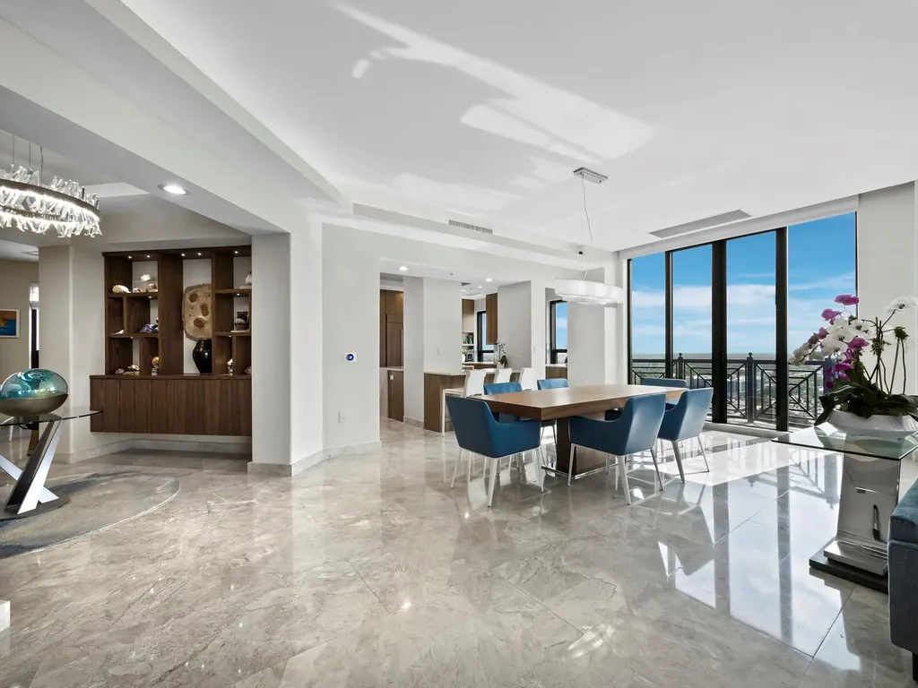 50 Central Avenue Sarasota FL 34236