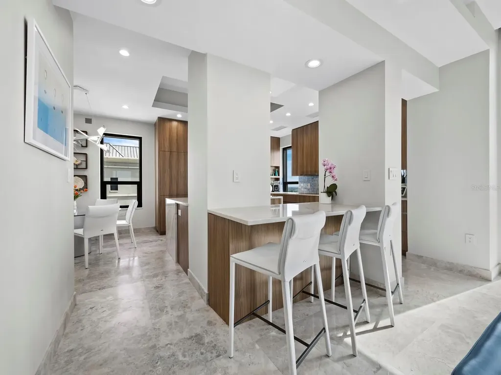 50 Central Avenue Sarasota FL 34236