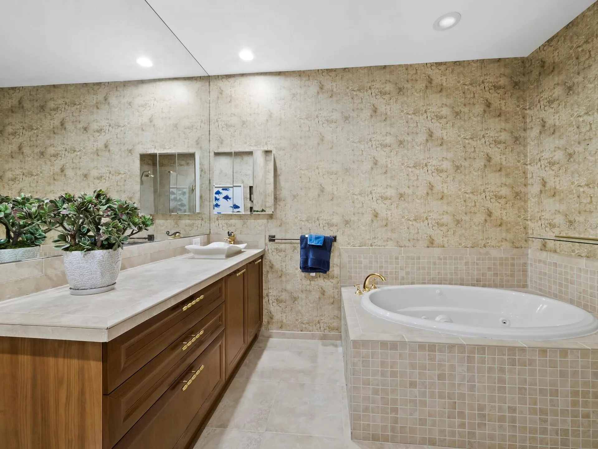 50 Central Avenue Sarasota FL 34236