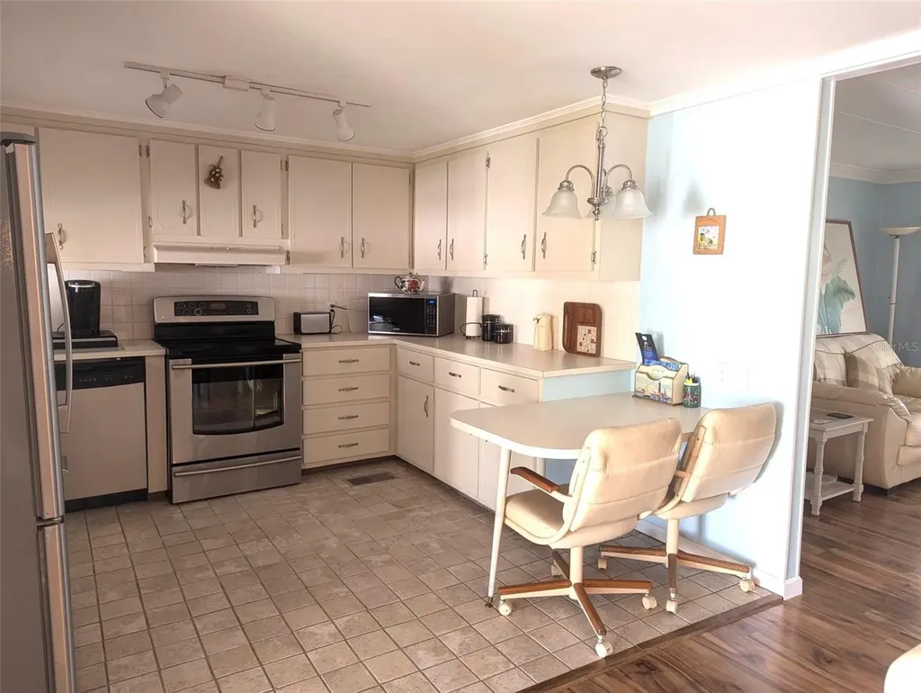 2100 Kings Highway Port Charlotte FL 33980