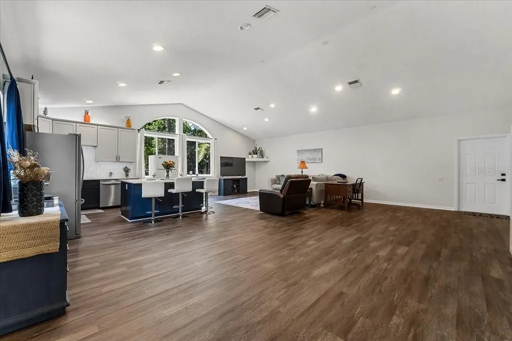 6007 Hammock Hill Avenue Lithia FL 33547