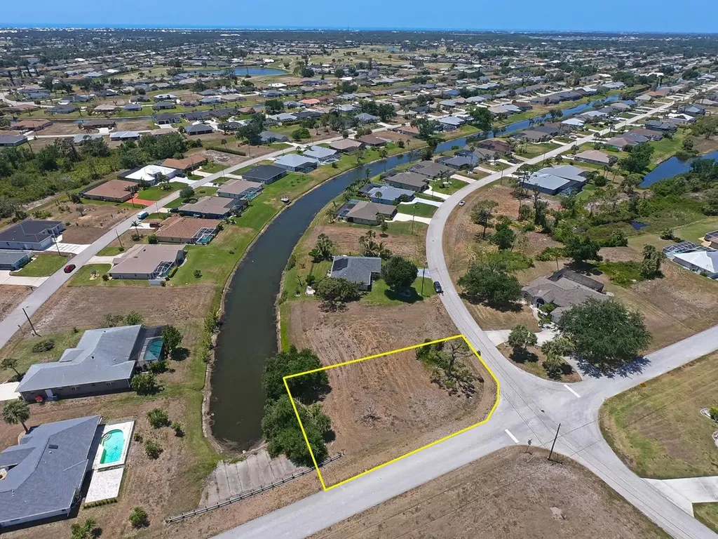 133 Fairway Road Rotonda West FL 33947