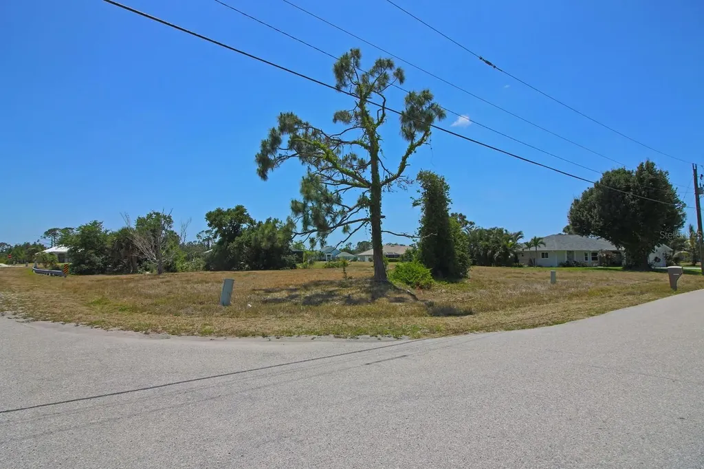 133 Fairway Road Rotonda West FL 33947