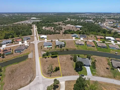 133 Fairway Road Rotonda West FL 33947