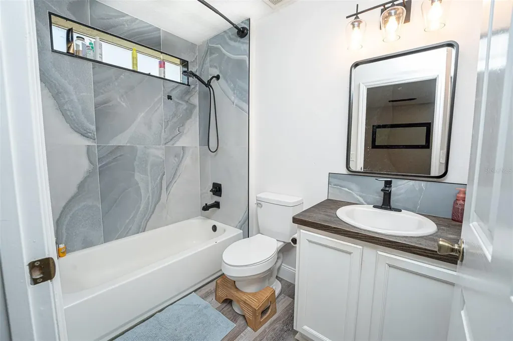5 Zammer Court Palm Coast FL 32164