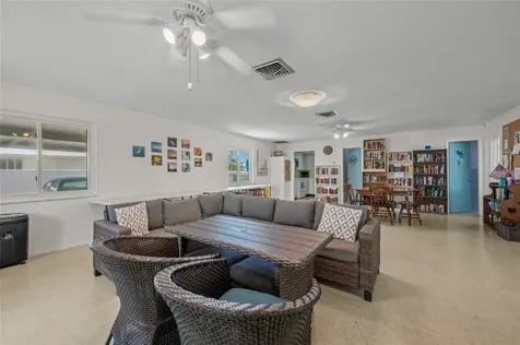 708 Tamiami Trail S Venice FL 34285