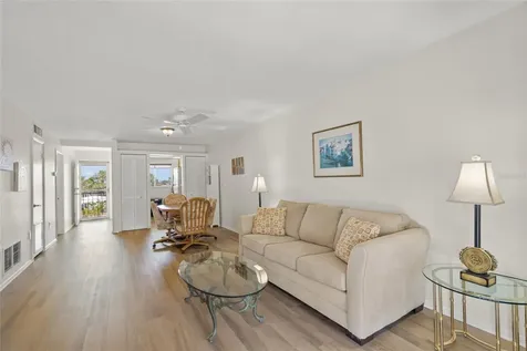708 Tamiami Trail S Venice FL 34285