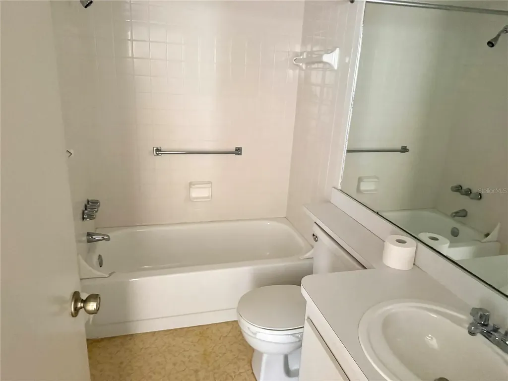 425 30th Avenue W Bradenton FL 34205