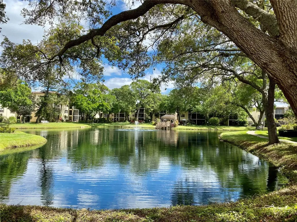 425 30th Avenue W Bradenton FL 34205