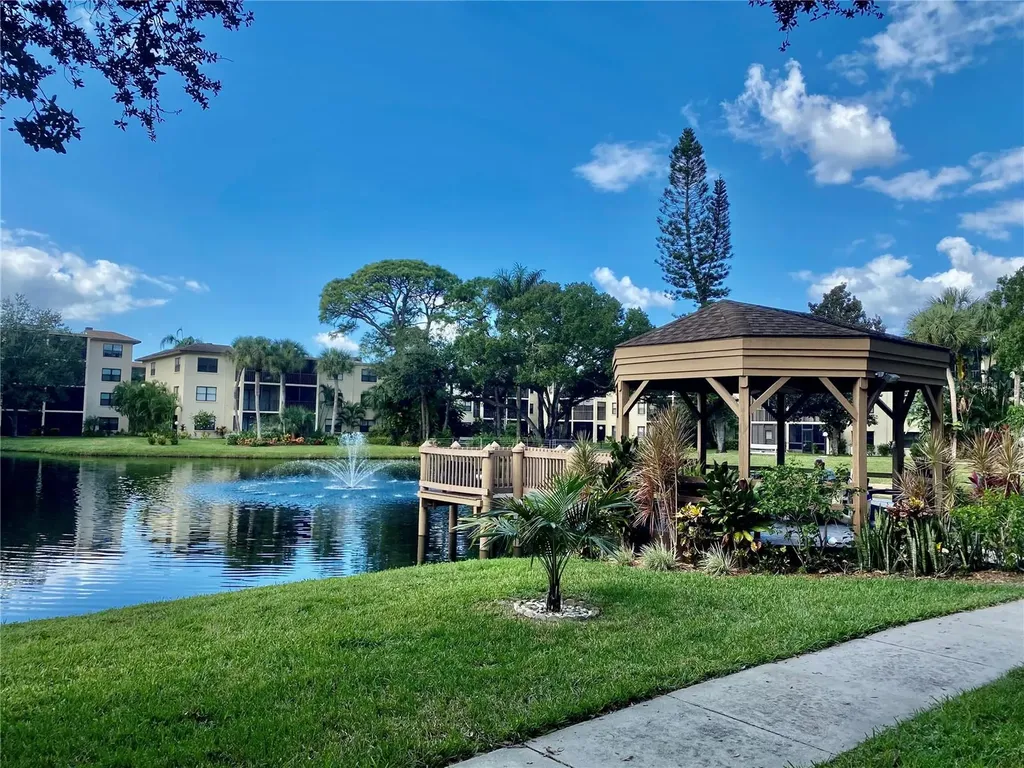 425 30th Avenue W Bradenton FL 34205