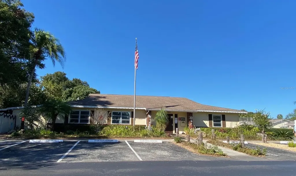 425 30th Avenue W Bradenton FL 34205