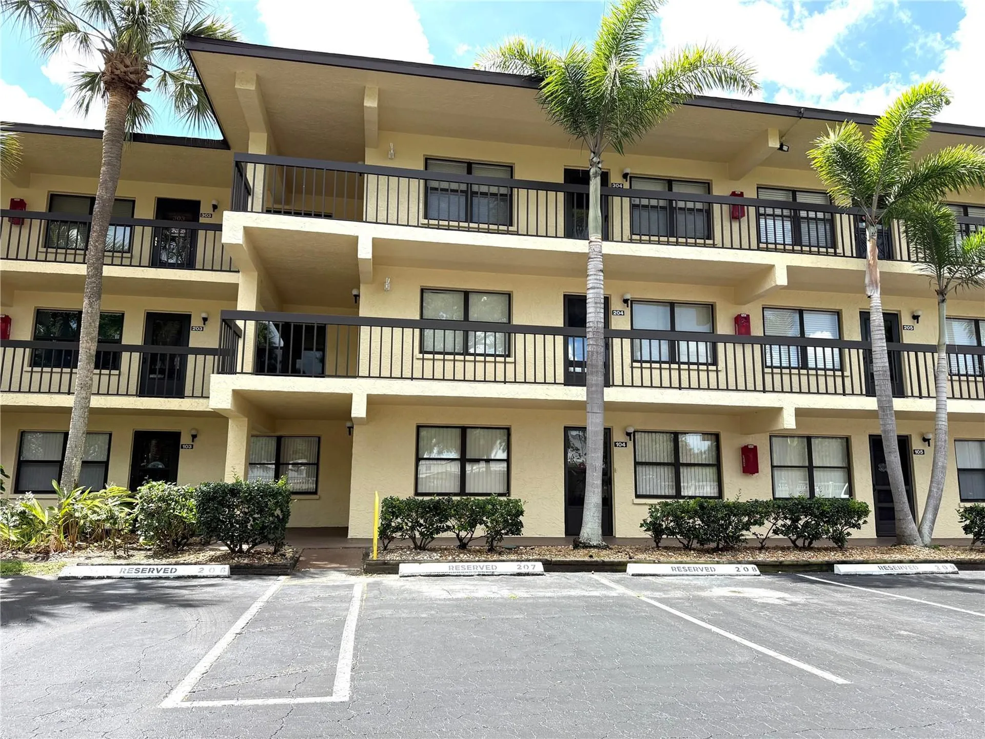 425 30th Avenue W Bradenton FL 34205