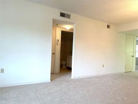 425 30th Avenue W Bradenton FL 34205