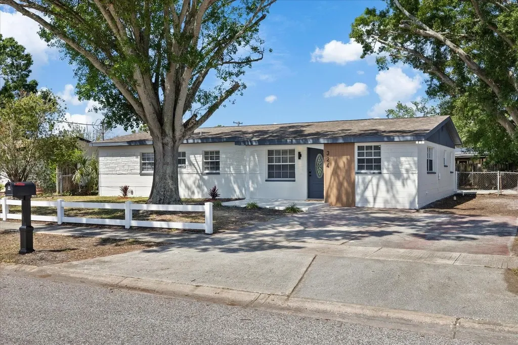 324 Country Club Drive Oldsmar FL 34677