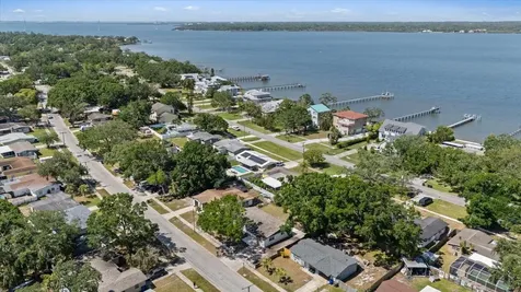 324 Country Club Drive Oldsmar FL 34677